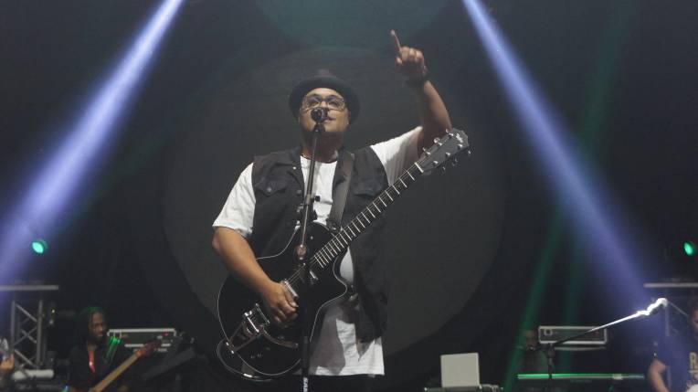Israel Houghton