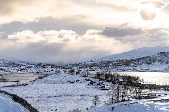 Grovasetra, Skardalen